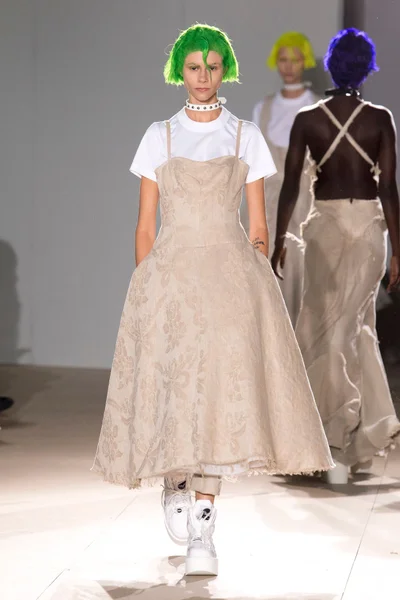 Look 29